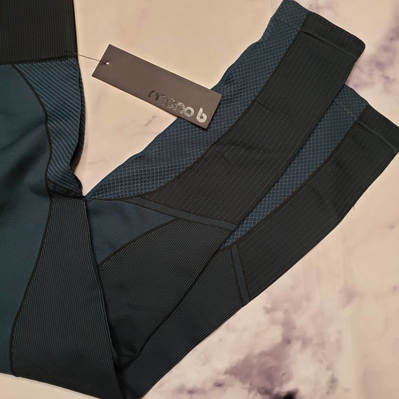 MONO B blue green patterned athletic leggings M - Picture 2 of 7